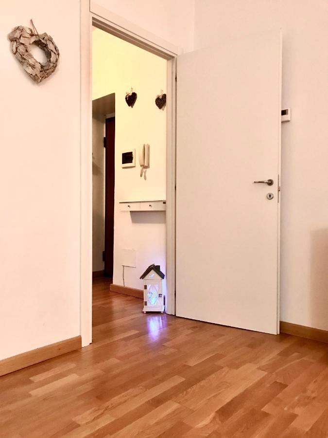 Portatorre Suite, A Charming Apartment In The Heart Of Como, Free Private Parking, Air Conditioning & More! Екстер'єр фото