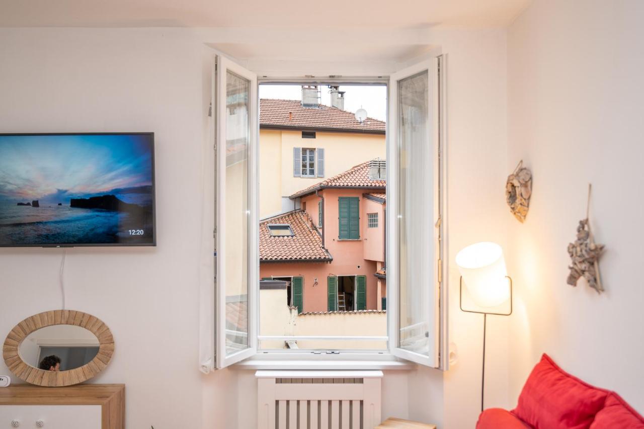 Portatorre Suite, A Charming Apartment In The Heart Of Como, Free Private Parking, Air Conditioning & More! Екстер'єр фото