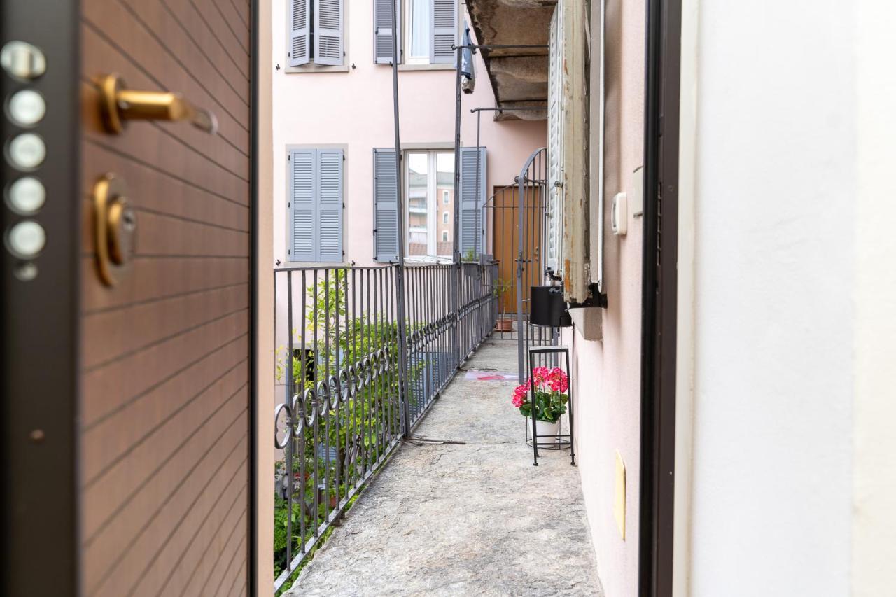 Portatorre Suite, A Charming Apartment In The Heart Of Como, Free Private Parking, Air Conditioning & More! Екстер'єр фото