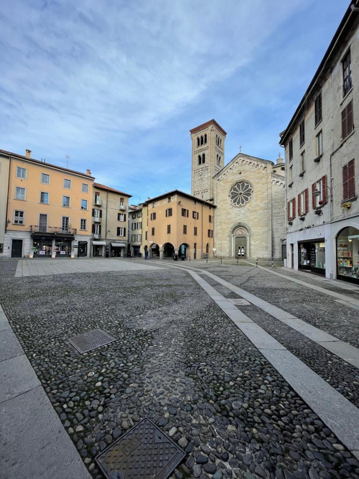 Portatorre Suite, A Charming Apartment In The Heart Of Como, Free Private Parking, Air Conditioning & More! Екстер'єр фото