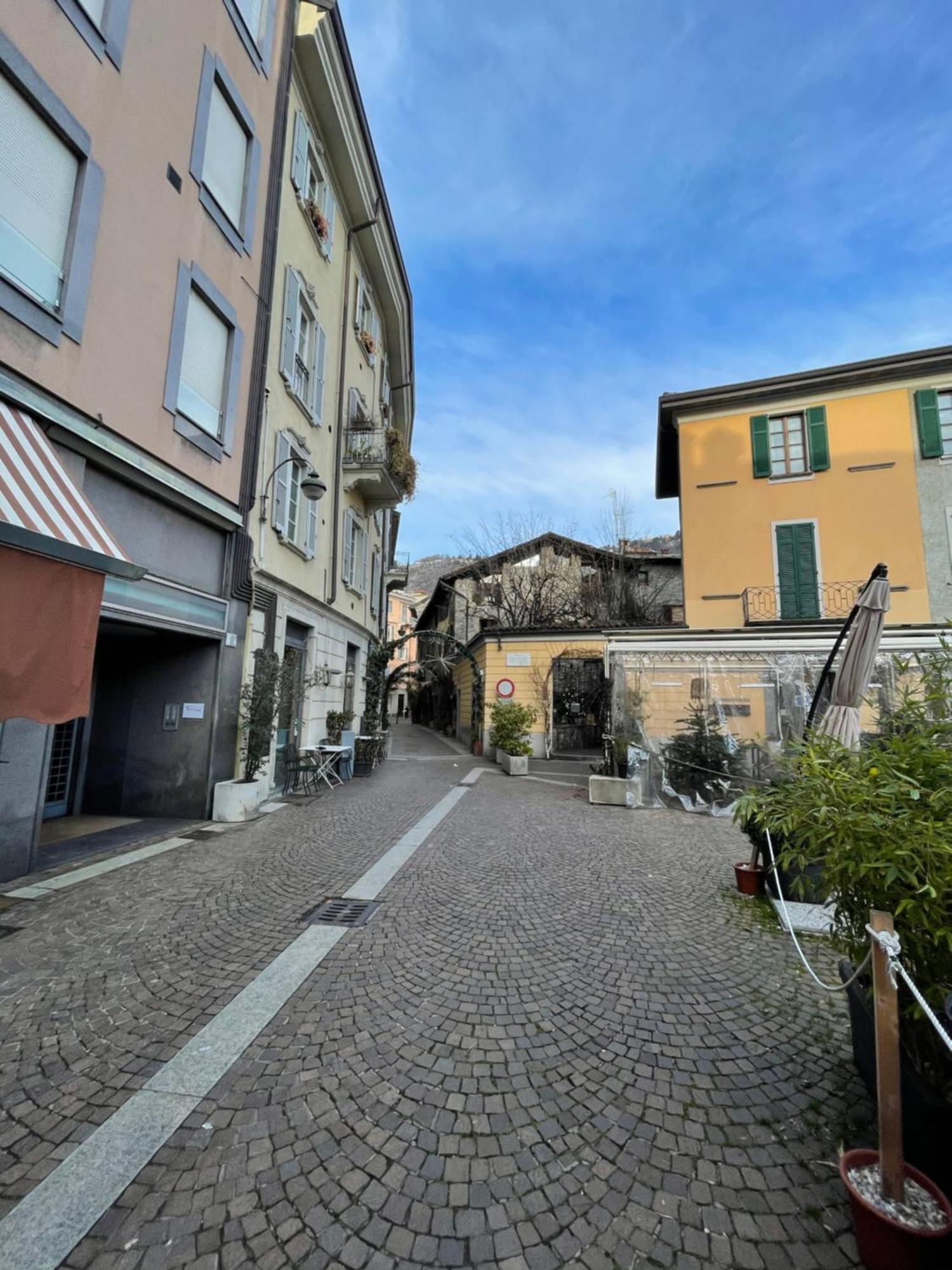 Portatorre Suite, A Charming Apartment In The Heart Of Como, Free Private Parking, Air Conditioning & More! Екстер'єр фото