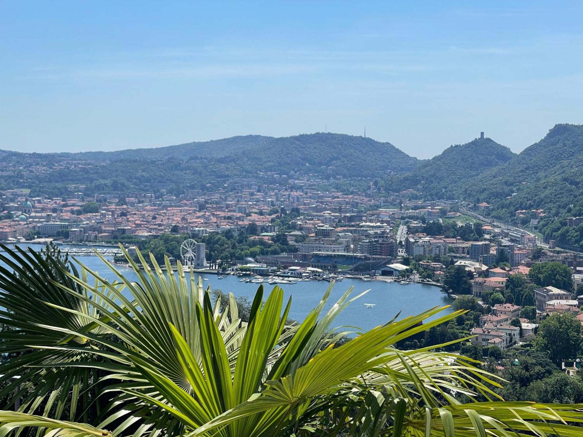 Portatorre Suite, A Charming Apartment In The Heart Of Como, Free Private Parking, Air Conditioning & More! Екстер'єр фото
